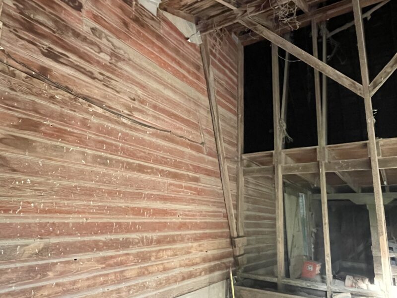 Huge 50x70 and 35 tall
