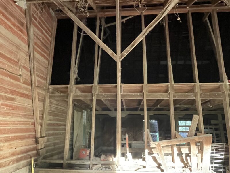 Huge 50x70 and 35 tall