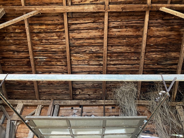 Old Post & Beam Barn With Horse Stalls