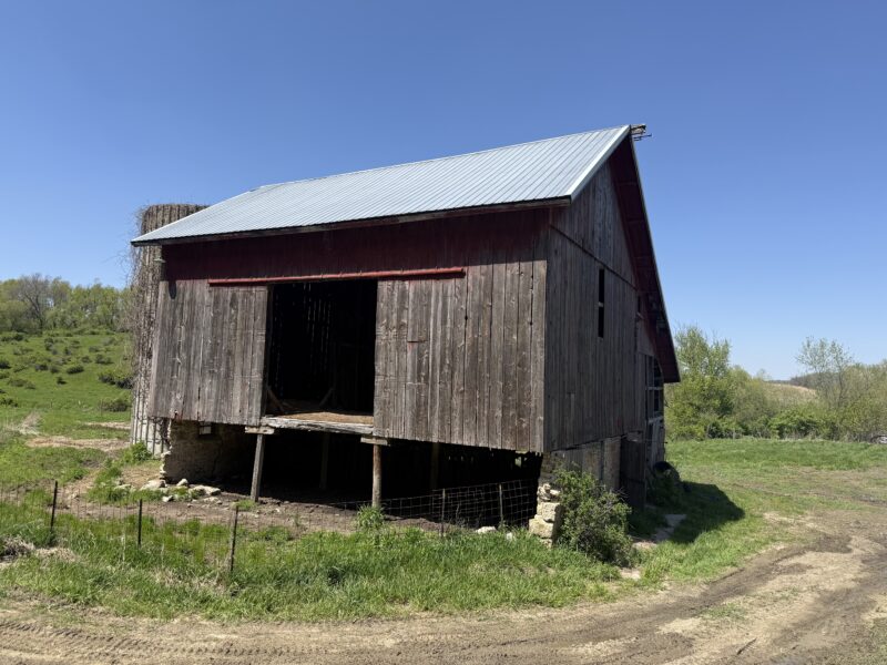 1884 barn