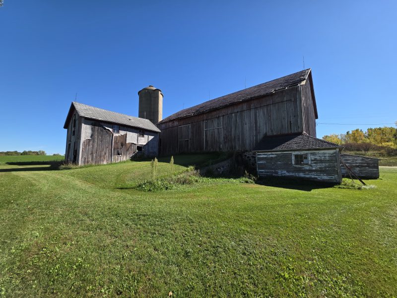 Barn for sale plenty of good wood for repurpose