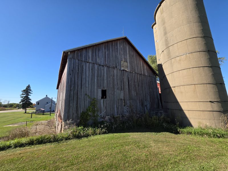 Barn for sale plenty of good wood for repurpose